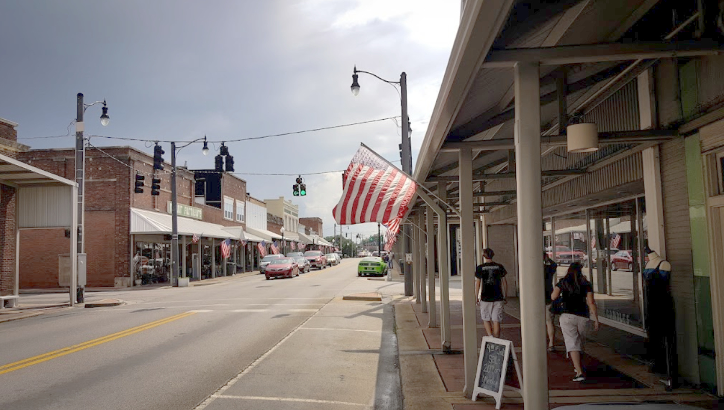 This Small Stretch Of Shops In Alabama Offers The Perfect Way To Spend