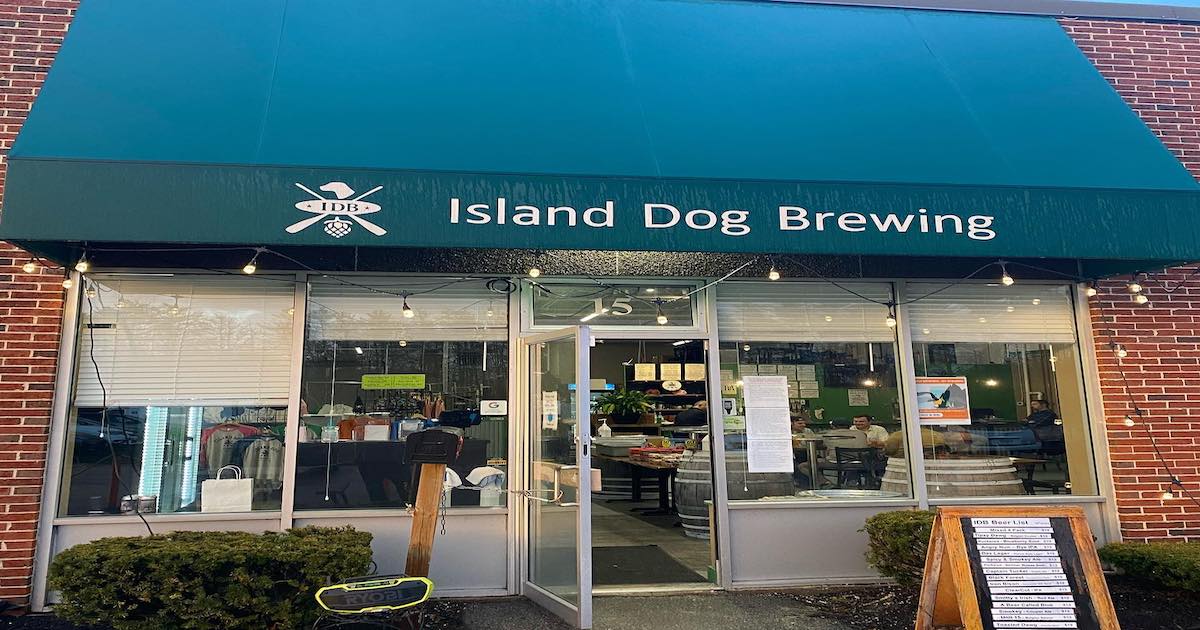 The DogFriendly Brewery In Maine That Just Might Be Your New Favorite