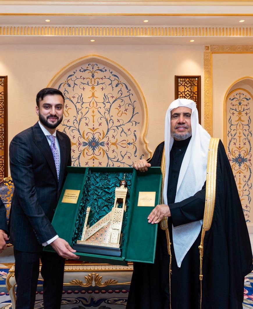Shaykh Abdul Karim Al Issa Secretary General Muslim World League Hosts