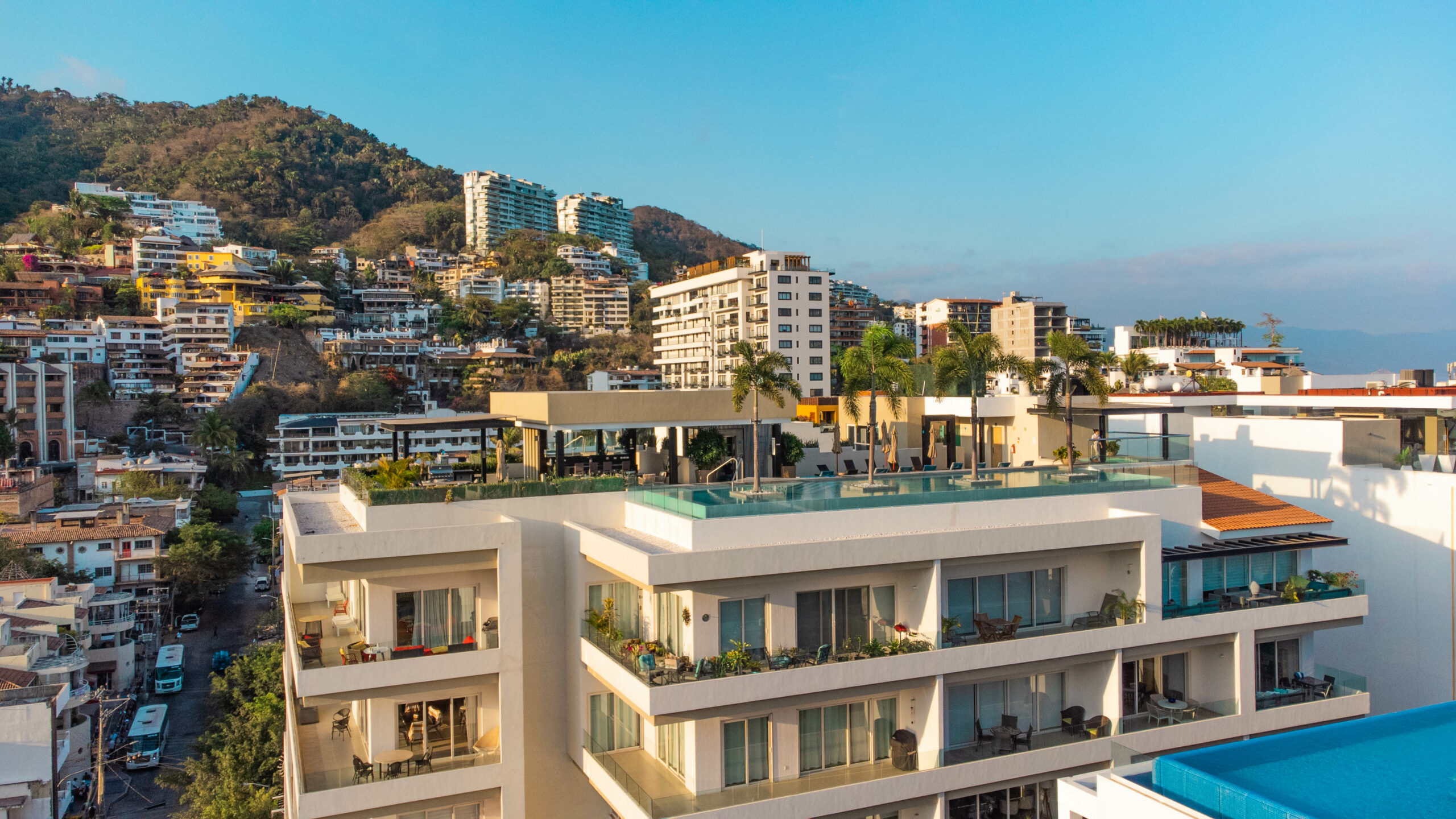 1 Bedroom Condo w/Rooftop Pool in Romantic Zone AdminHomes Puerto