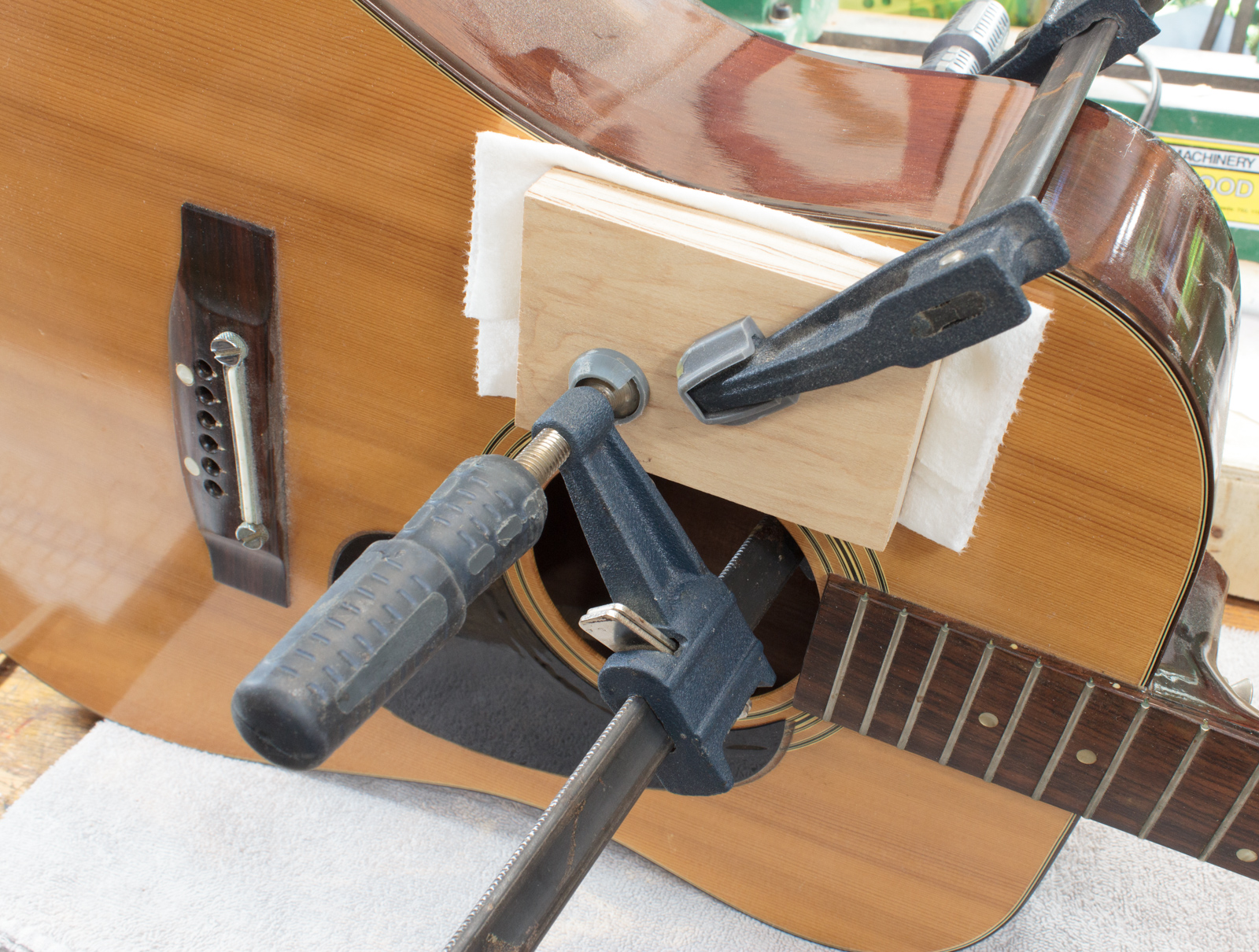 DIY Fix or reglue Acoustic Guitar Brace