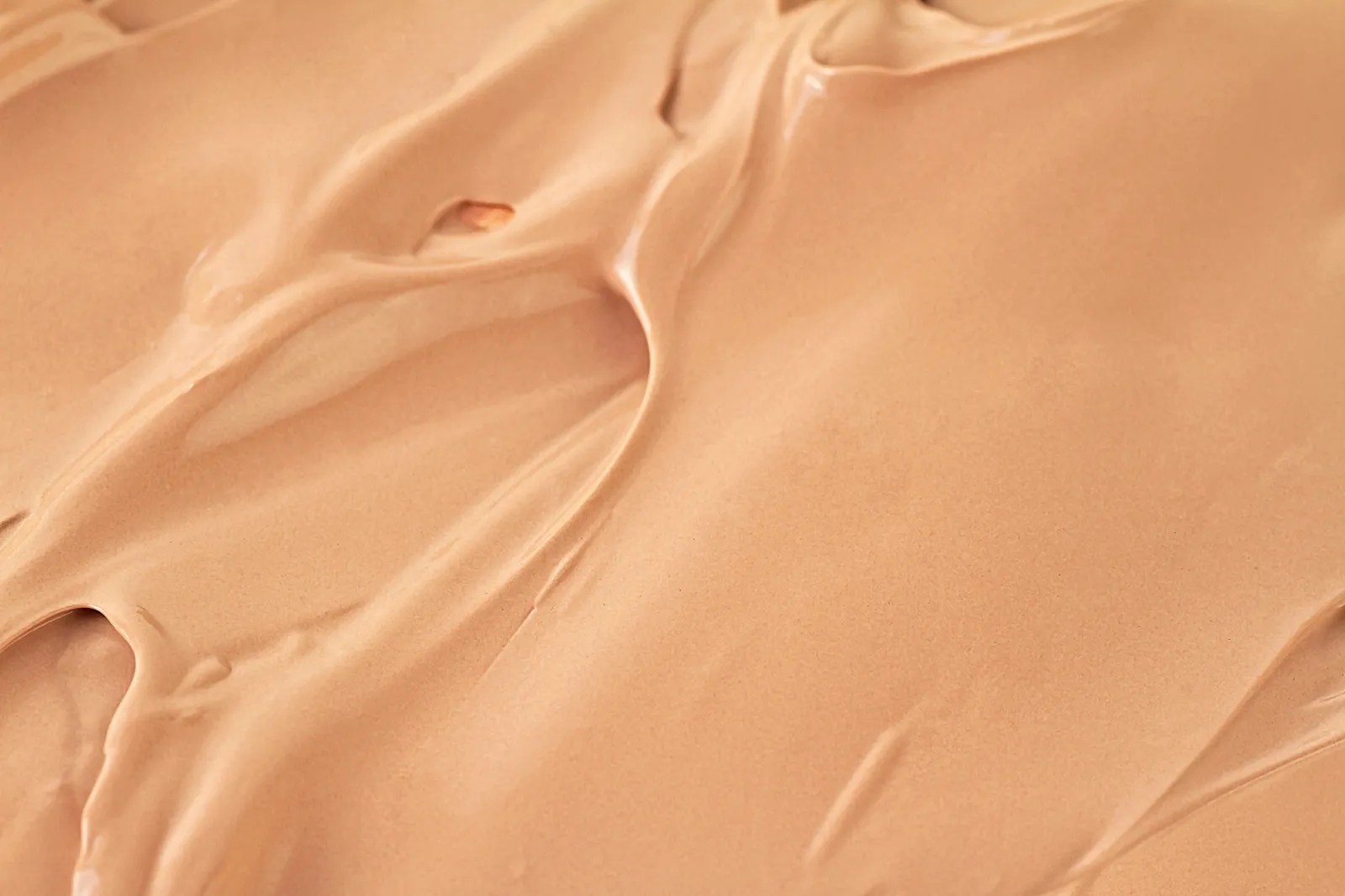 5 Best Foundations with Hyaluronic Acid For the Perfect Skin