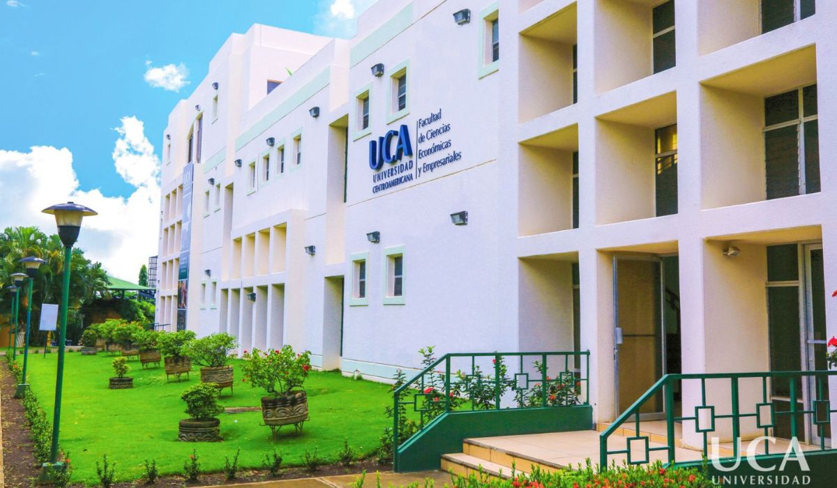 Universidades jesuitas de El Salvador y Guatemala recibirán a