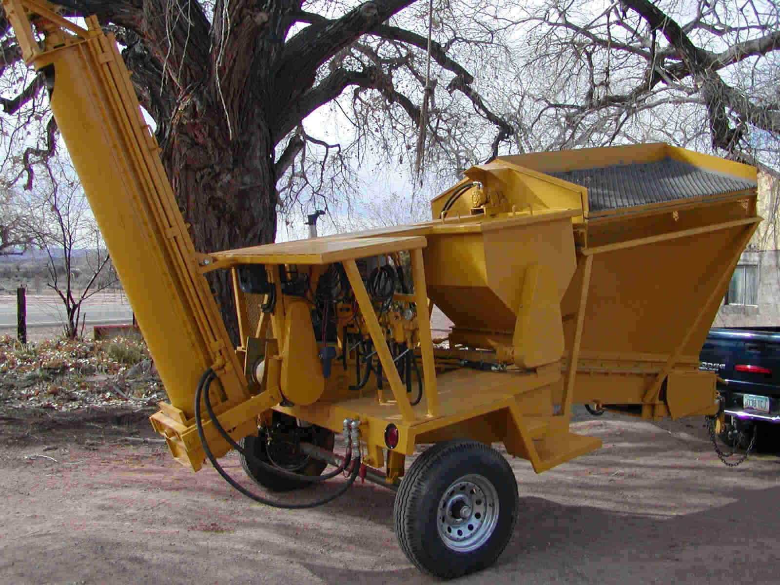 The PEB16A Earth Blending Machine