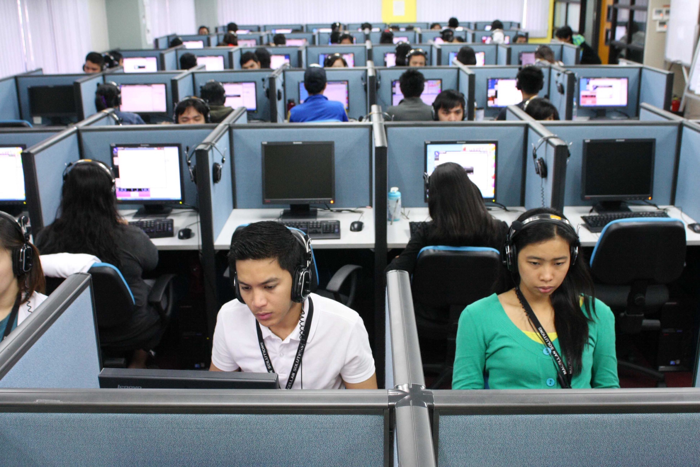 PHILIPPINES OVERTAKES INDIA AS CALL CENTER CAPITAL OF THE WORLD, THANKS