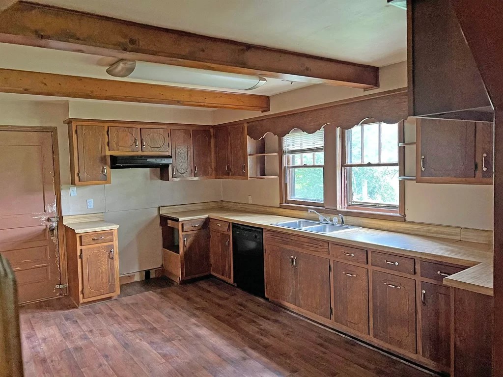 5 Acres. Investment Opportunity with Rental Potential. 139,900