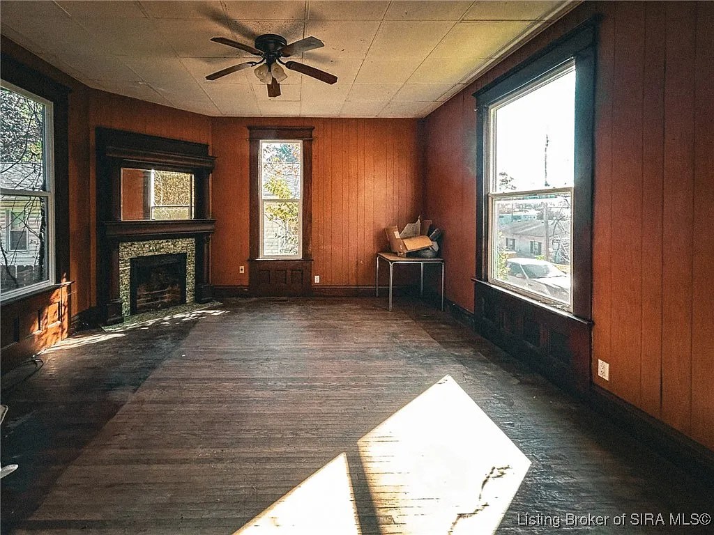55,500 Historic Queen AnneStyle Residence with Restoration Potential