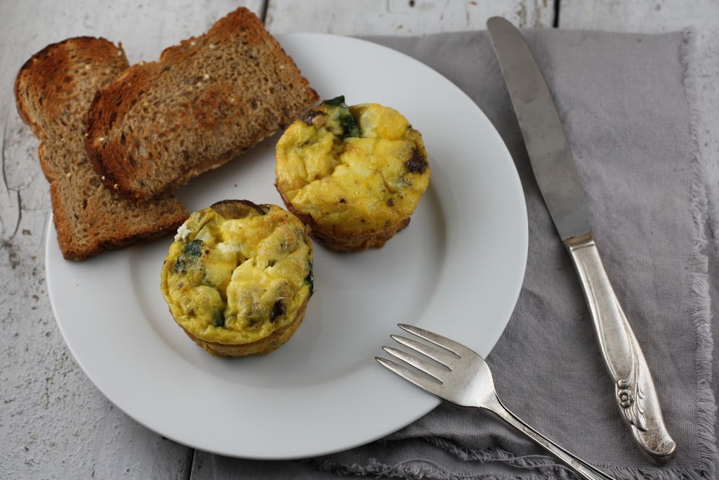 mini mushroom, spinach + goat cheese frittatas [cleaneating] Adoring