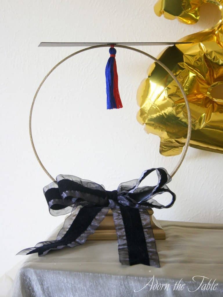 Unique DIY Graduation Party Table Centerpiece Adorn the Table