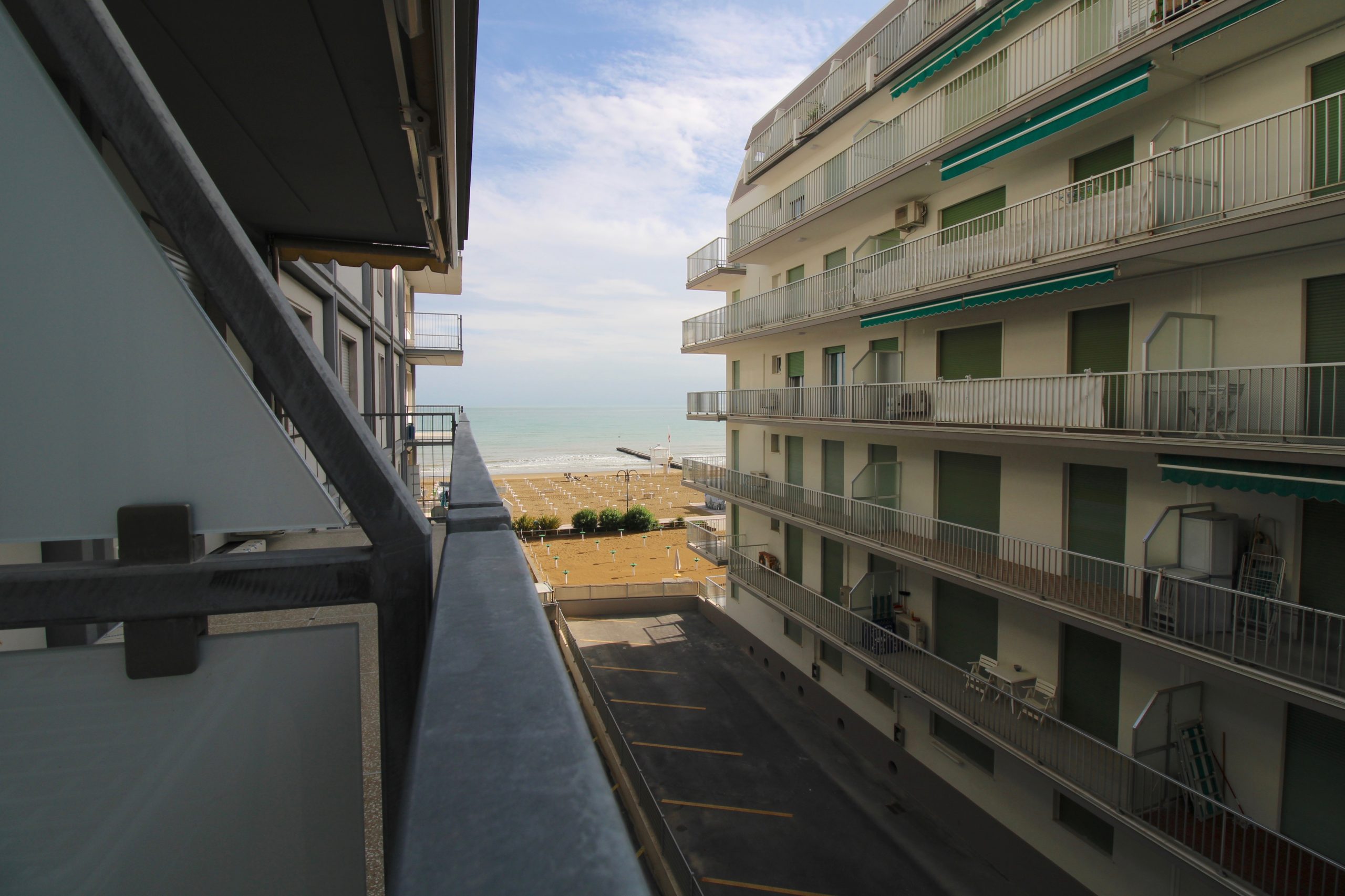Lato mare in Piazza Nember, Jesolo Lido Adriatic House