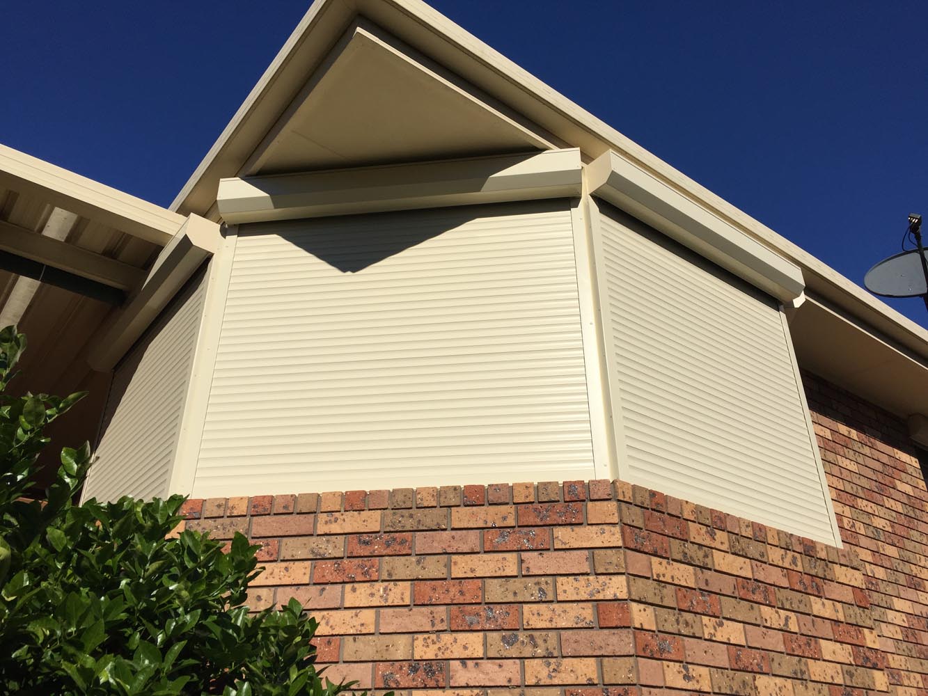 The Benefits Of Roller Shutters For Bay Windows All District