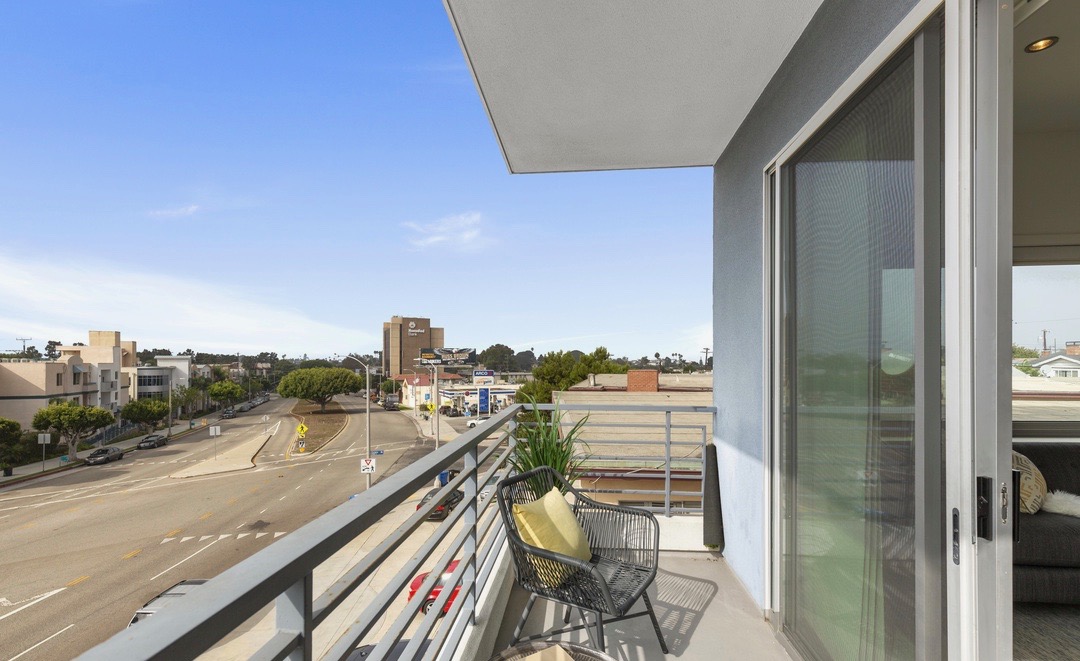 Advanced Building & Remodeling 3108705000 Playa Vista Condo