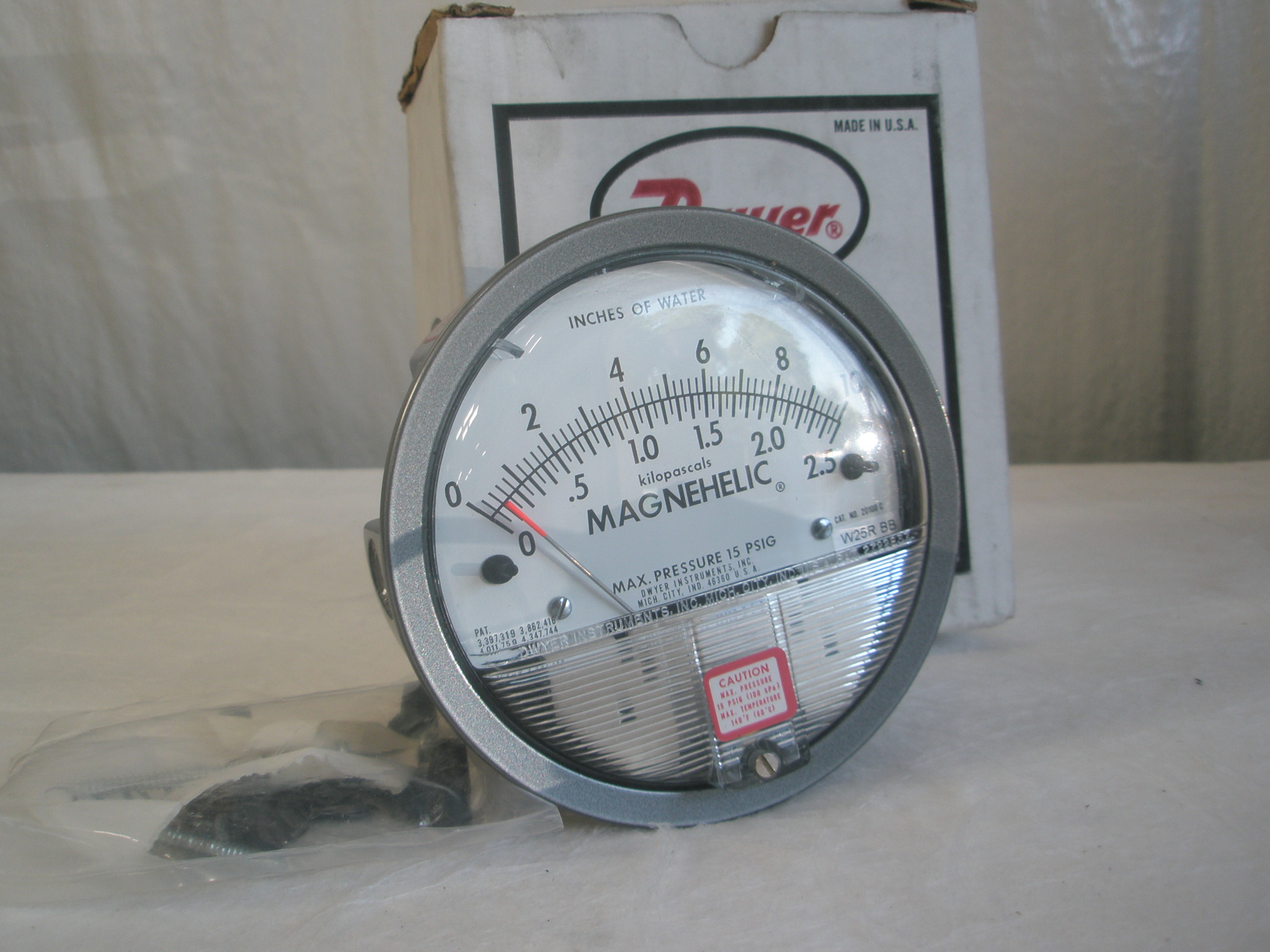 Dwyer Magnehelic Gauges Advanced Environmental Services, Inc.