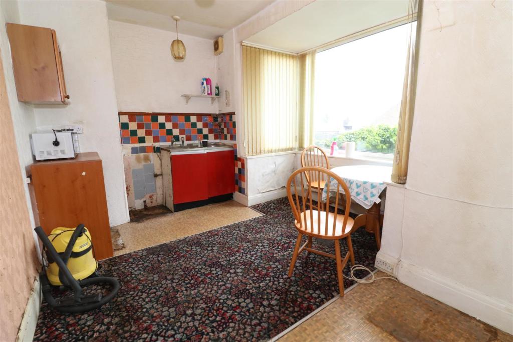 Watty Hall Road, Wibsey, Bradford, West Yorkshire, BD6 3AP » Advanced