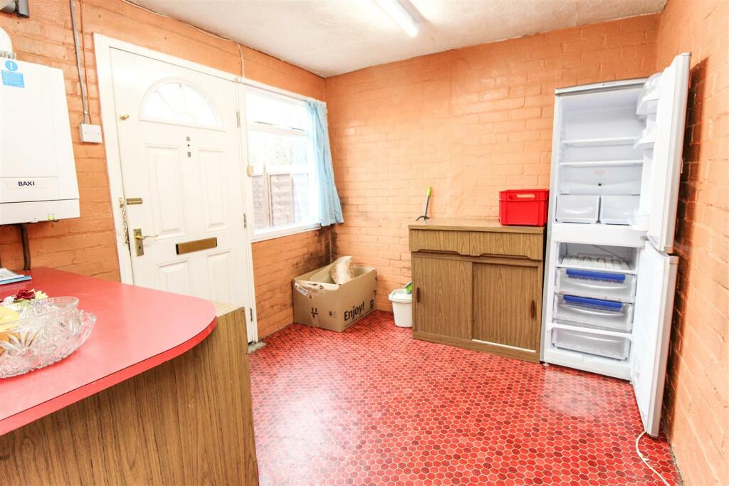 Westfield Lane, Wyke, Bradford, West Yorkshire, BD12 9BY » Advanced