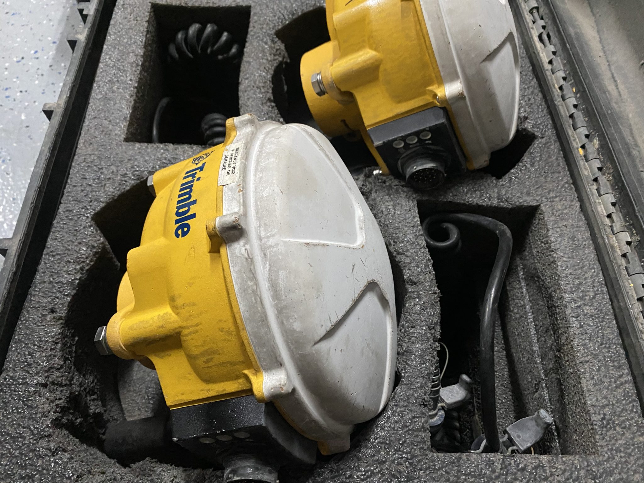 (2) Trimble CAT Caterpillar MS990 Smart Antenna GPS GNSS Receiver Pair