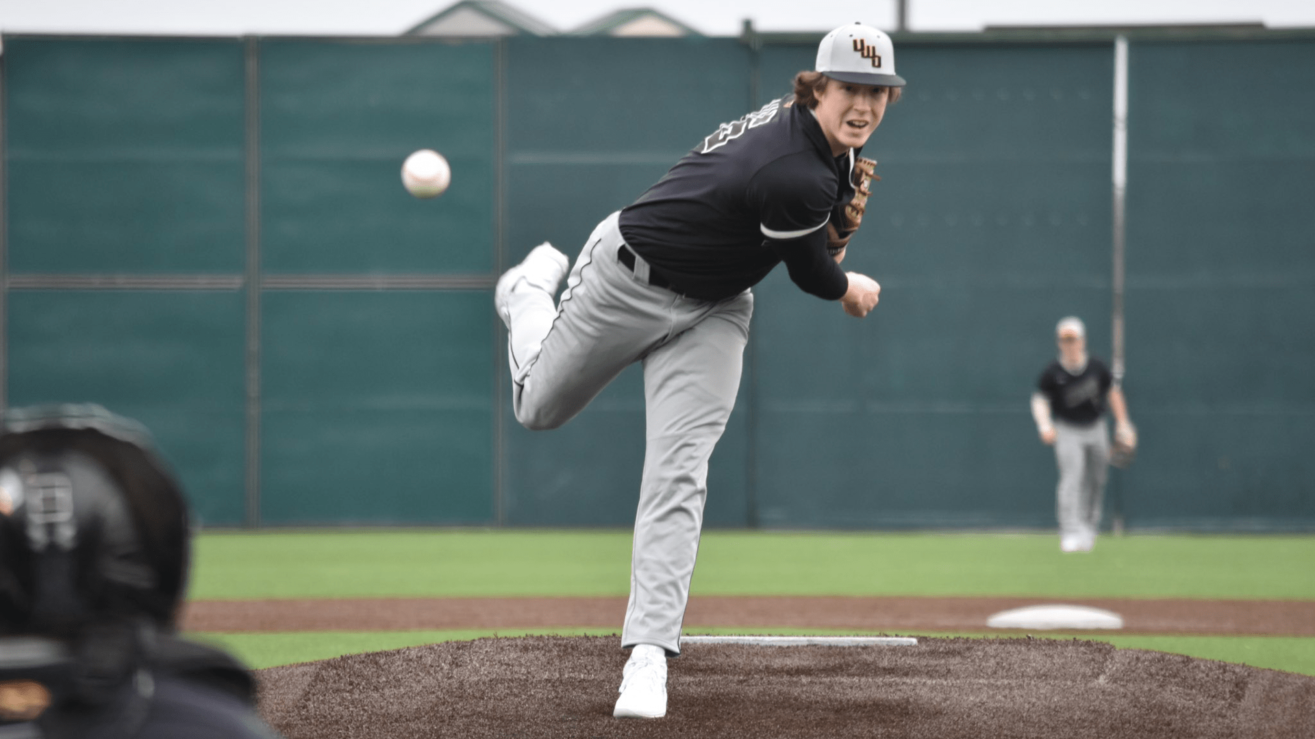 Baseball splits four games The AdvanceTitan