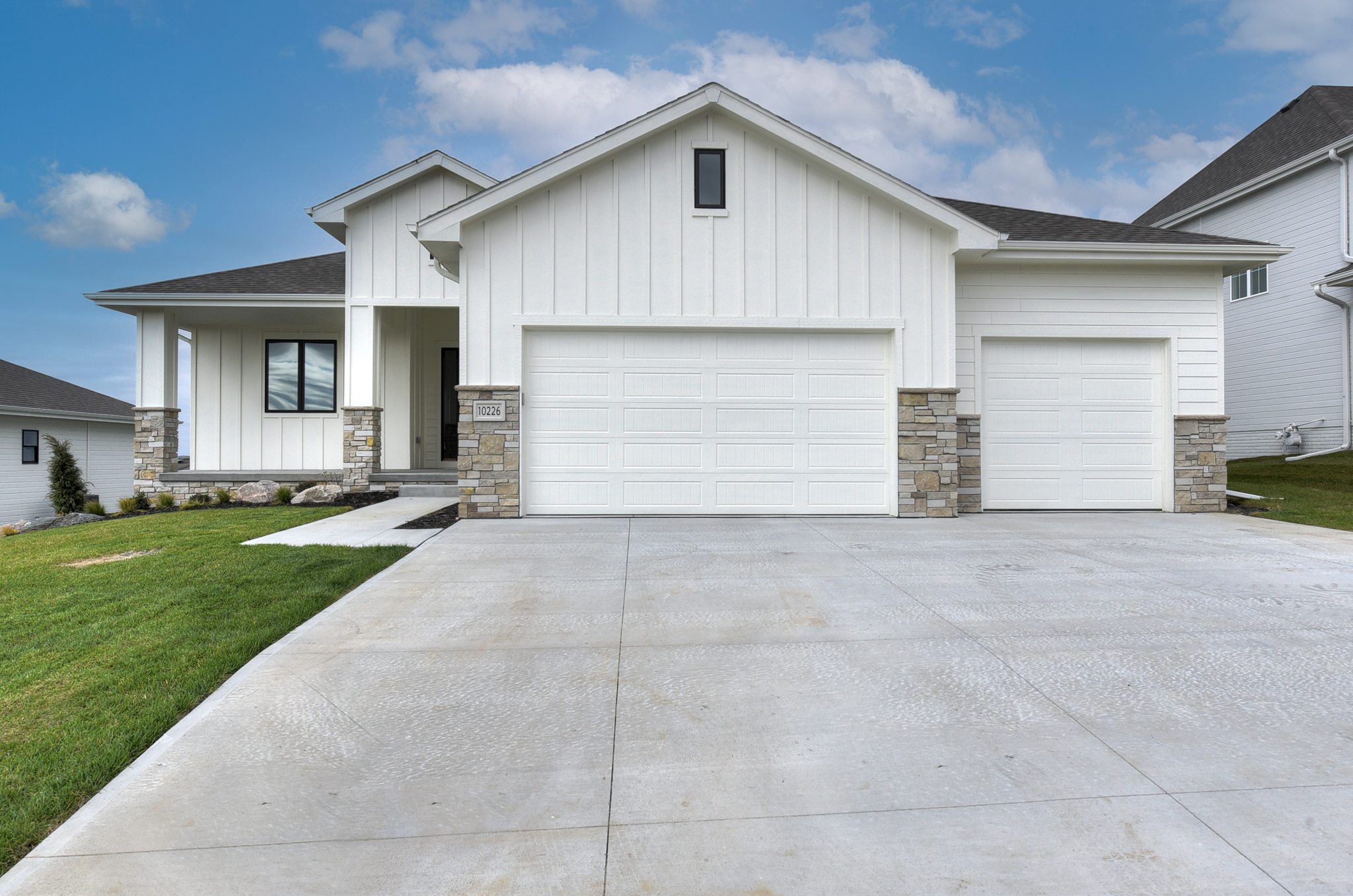 Models & Homes for Sale Advantage Development Inc.