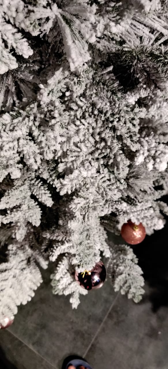 SNOW WHITE CHRISTMAS TREE Advent Christmas Store