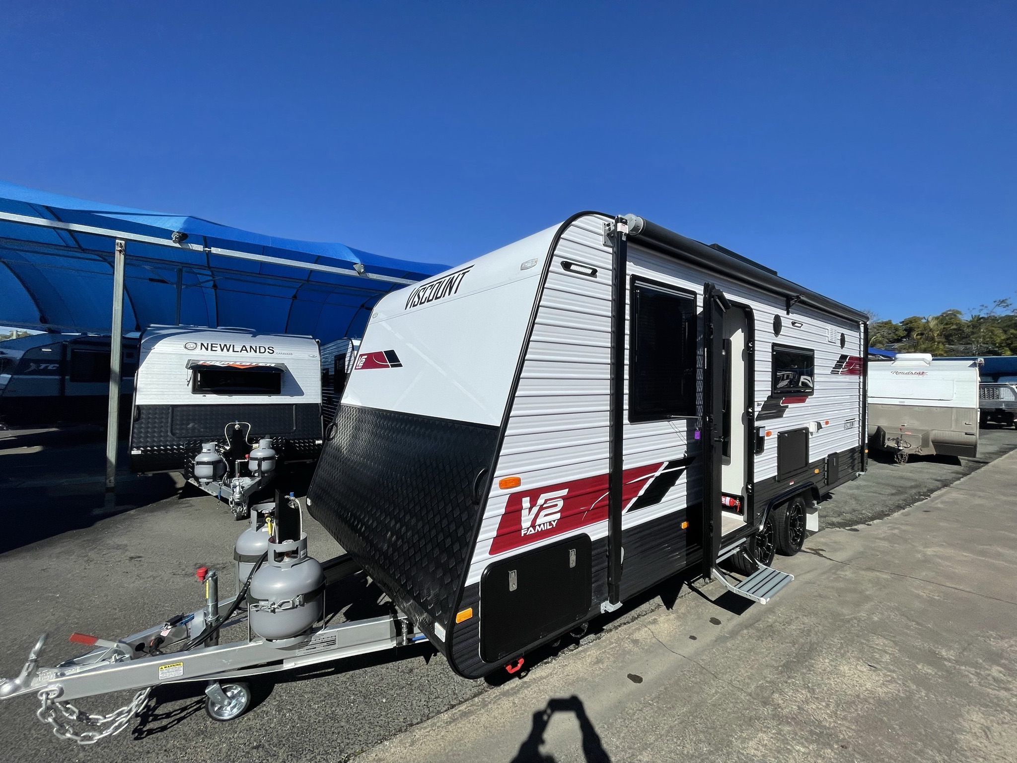 Viscount Family V2 3B Adventure Caravan Centre