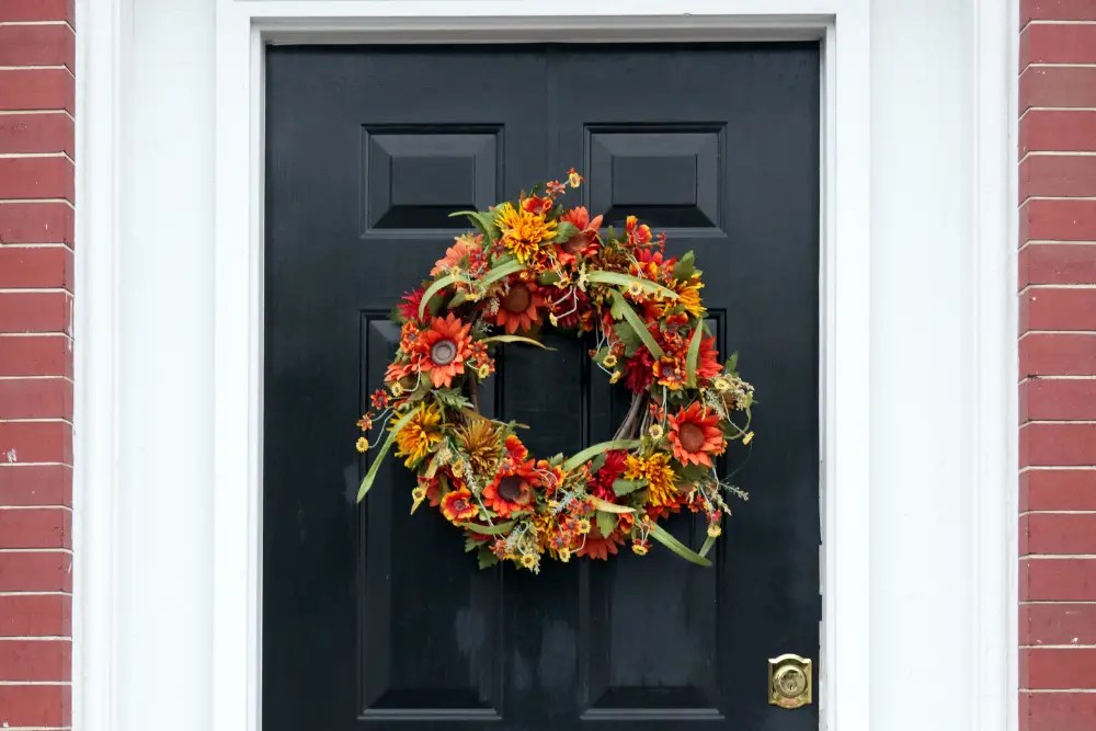 27 Fall Apartment Door Decor Ideas that'll Make You Swoon!