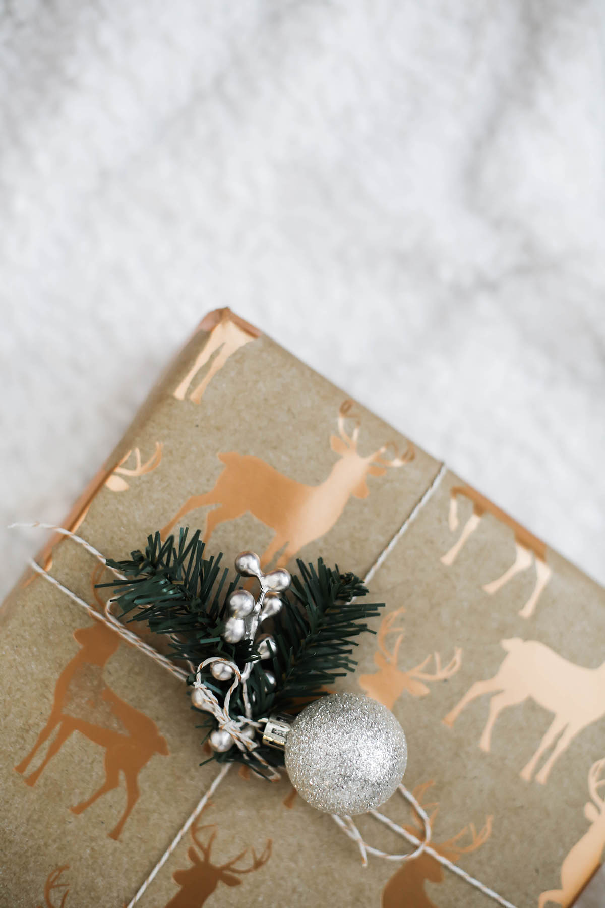 A Simple & Modern Wrapping Paper Idea Advice from a Twenty Something