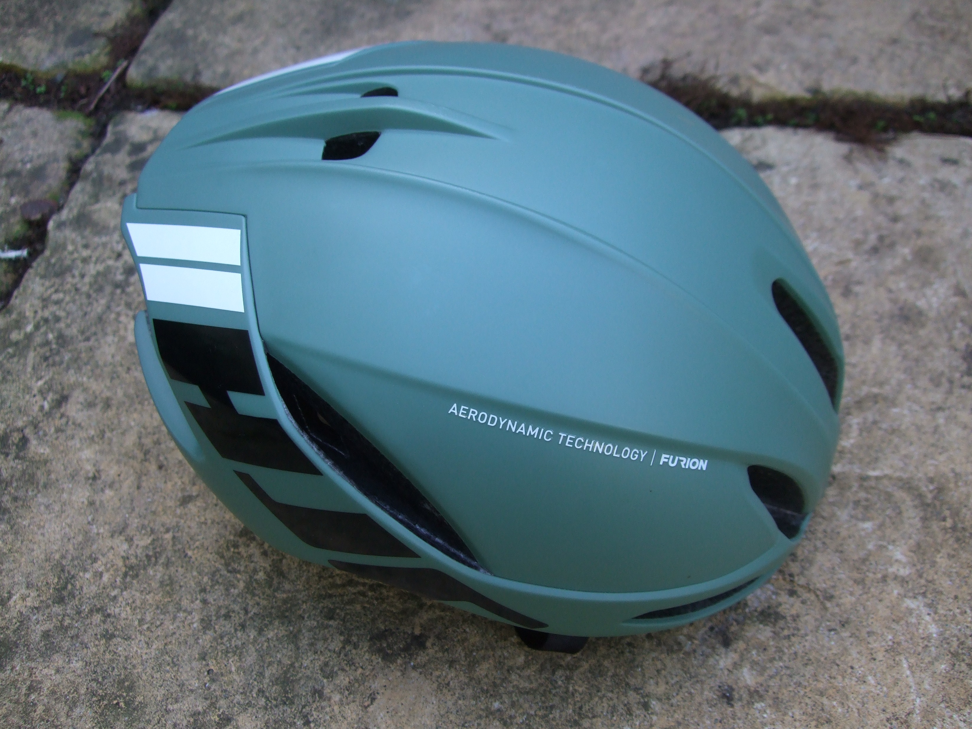 Review HJC Sports Furion Aerodynamic Bicycle Helmet