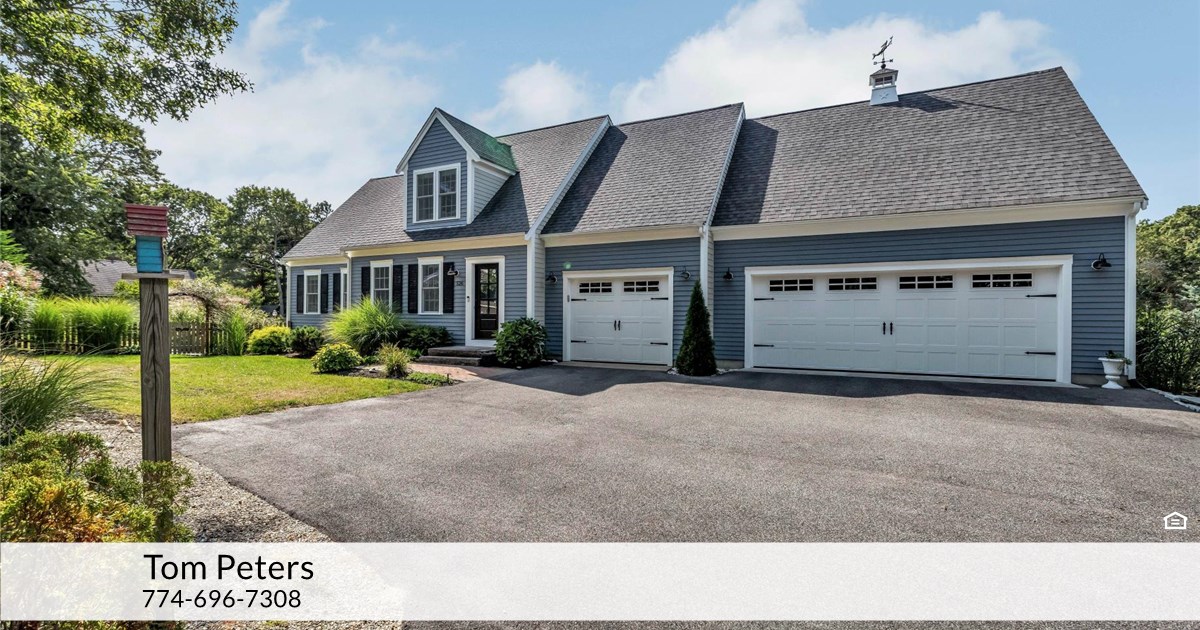 526 W Yarmouth Rd, West Yarmouth, MA 02673