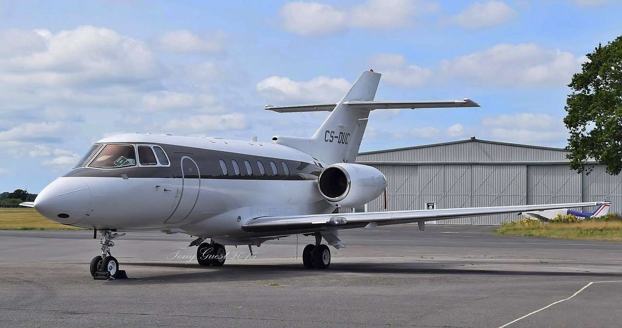 Hawker 750 Price, Specs, Photo Gallery, History Aero Corner