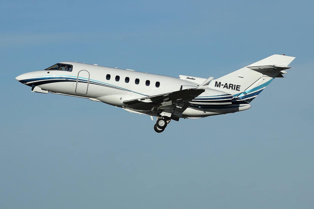 Hawker 850XP Price, Specs, Photo Gallery, History Aero Corner