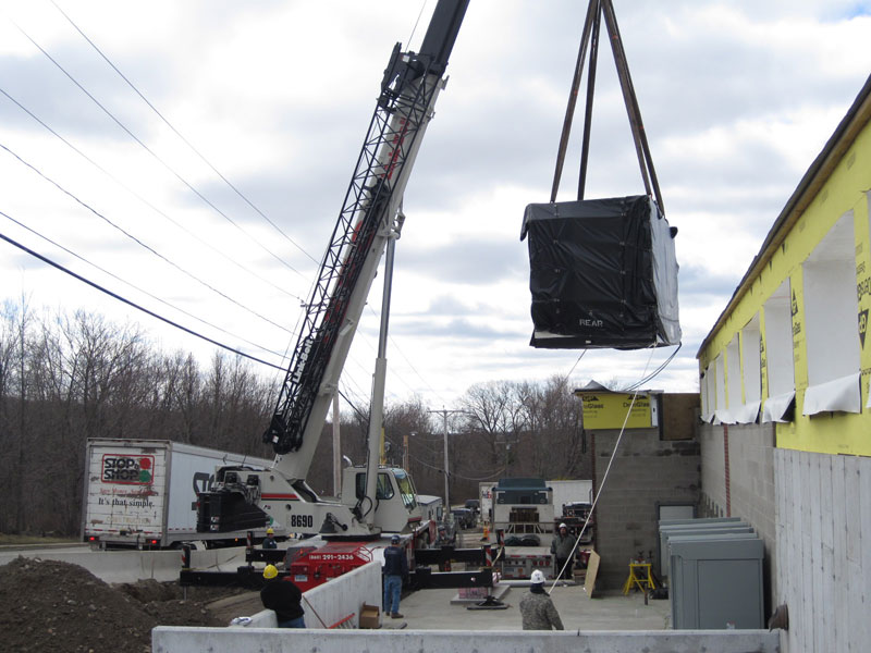 UTC Fuel Cell Stop & Shop Torrington Aero Crane