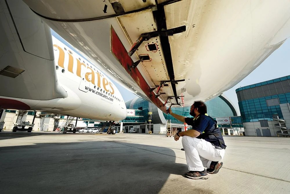 EMIRATES AIRLINES ENGINEERING JOBS 2024 AIRCRAFT TECHNICIAN LONDON