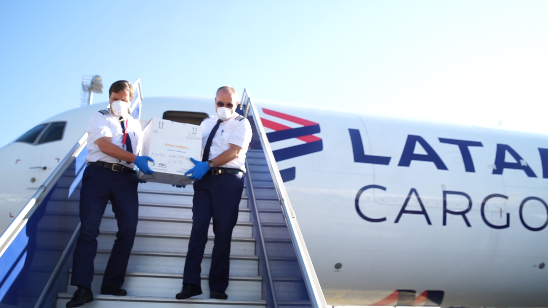 Por primera vez, LATAM Cargo transporta células madre para menor con