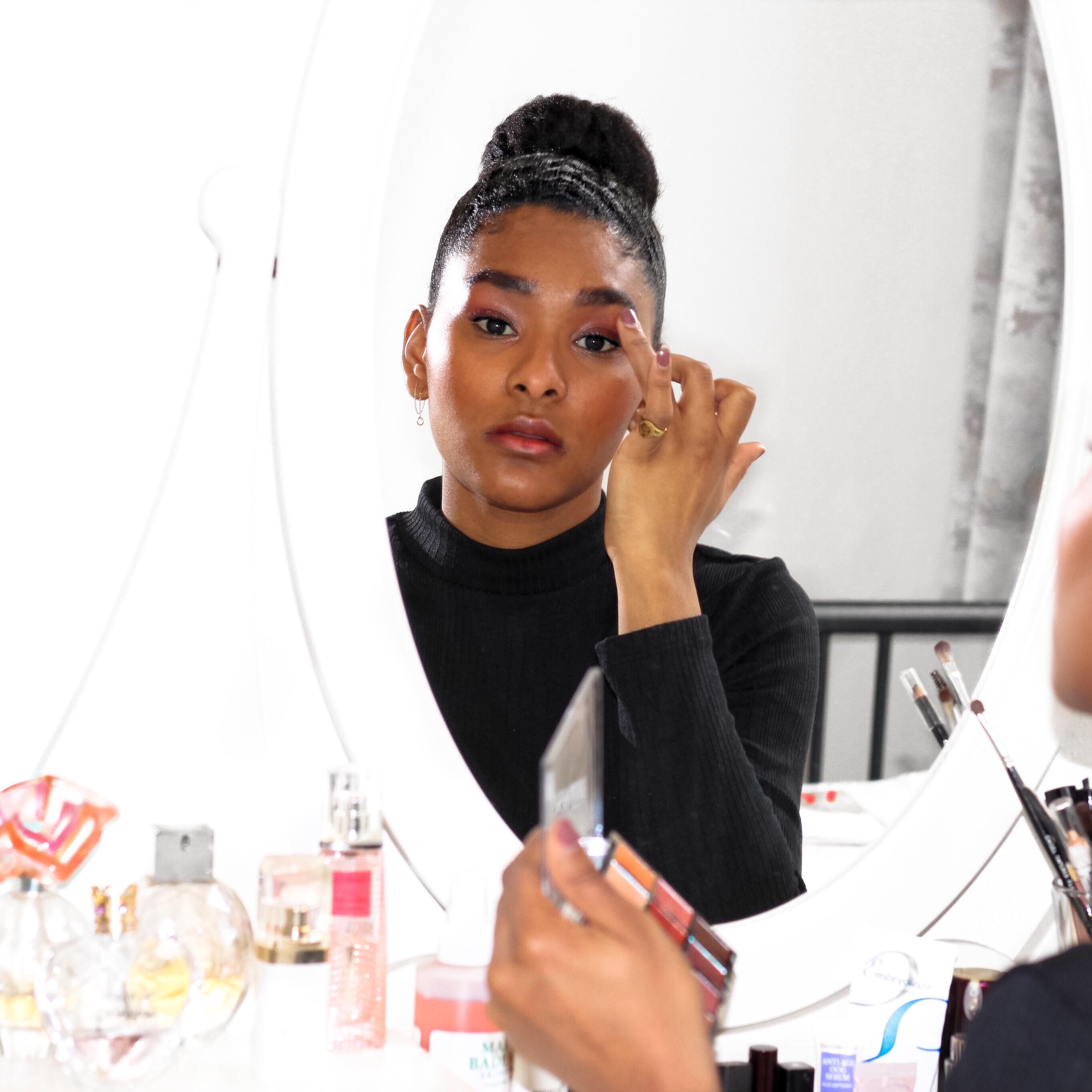 BEAUTY HACK Lip balm & Eyeshadow Aestraëlyse