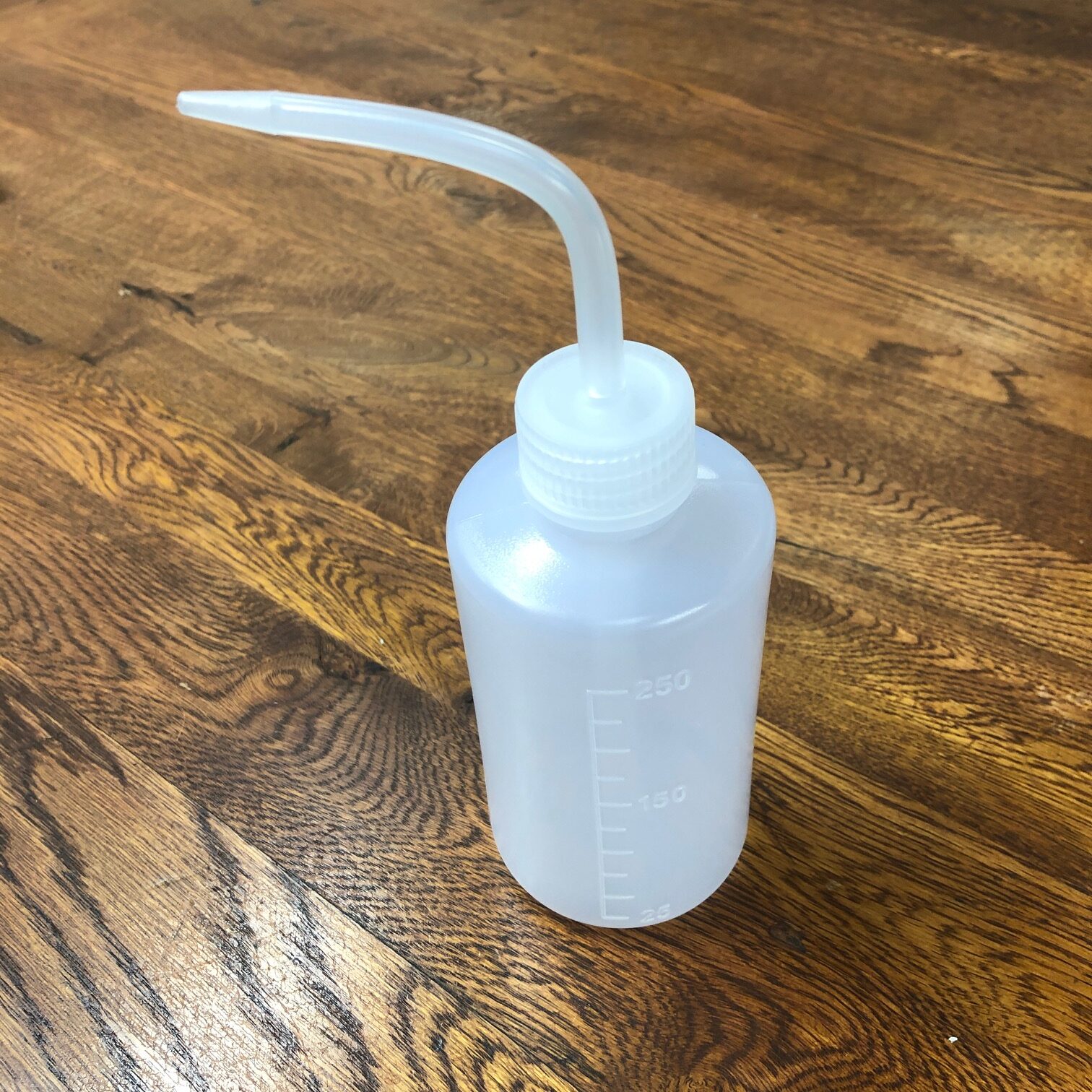 KL5025 Squeezable Cleaning Bottle 250ml with Swan Neck Spray Nozzle