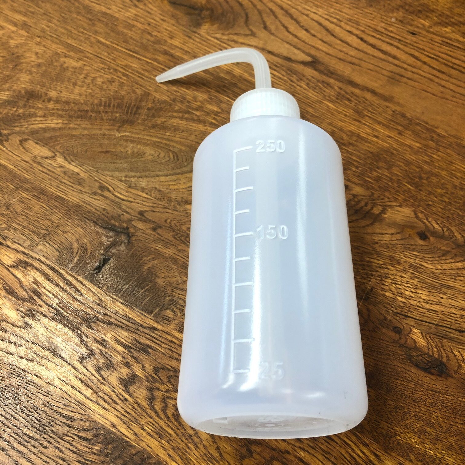 KL5025 Squeezable Cleaning Bottle 250ml with Swan Neck Spray Nozzle