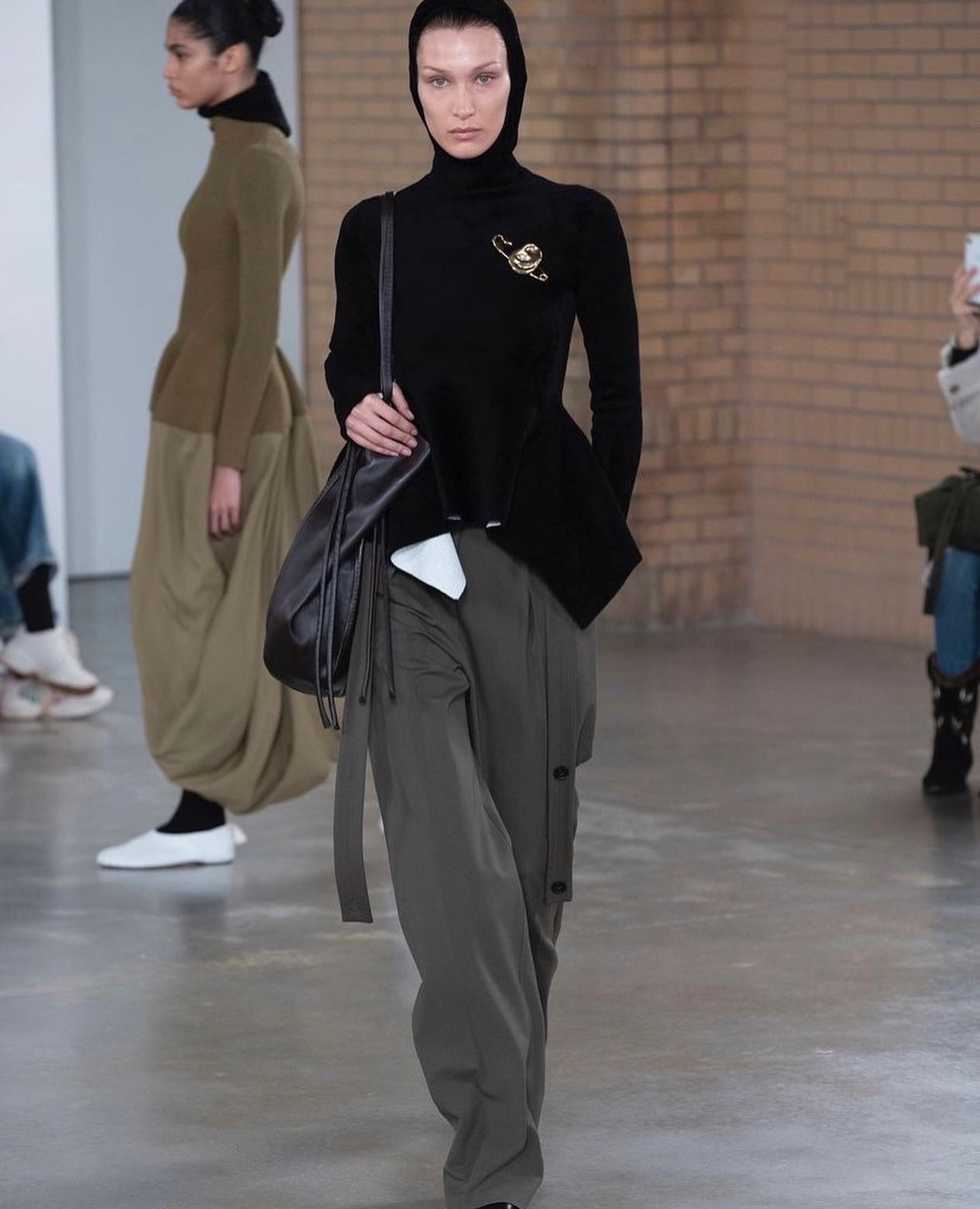 Fashion Week 2023 New York New York Fashion Week: Fall/Winter 2022 Day 1 Highlights - A&E Magazine