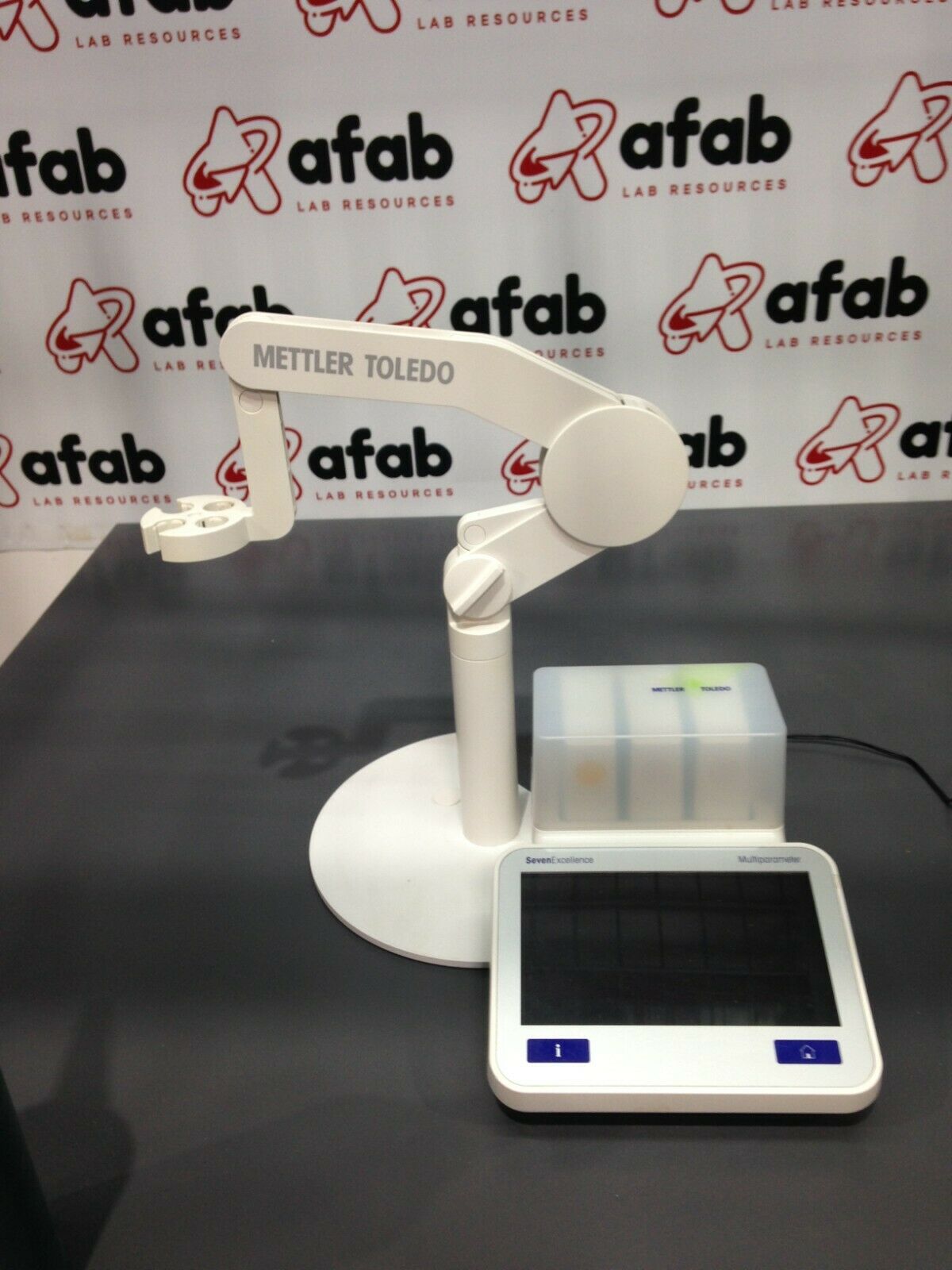 Mettler Toledo SevenExcellence S400 Benchtop Multiparameter pH Meter