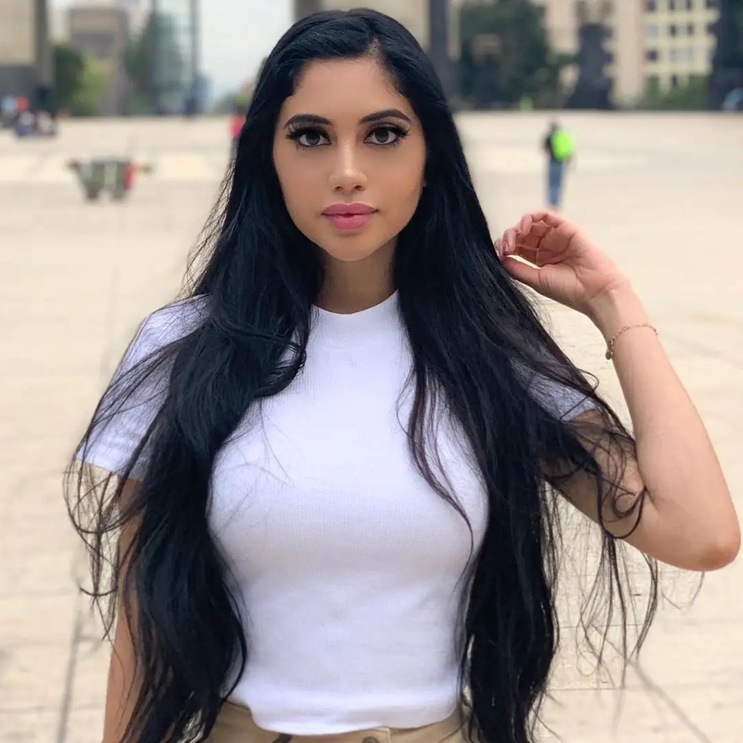 Jailyne Ojeda Ochoa Edad, Medidas Corporales, Citas, Patrimonio Neto