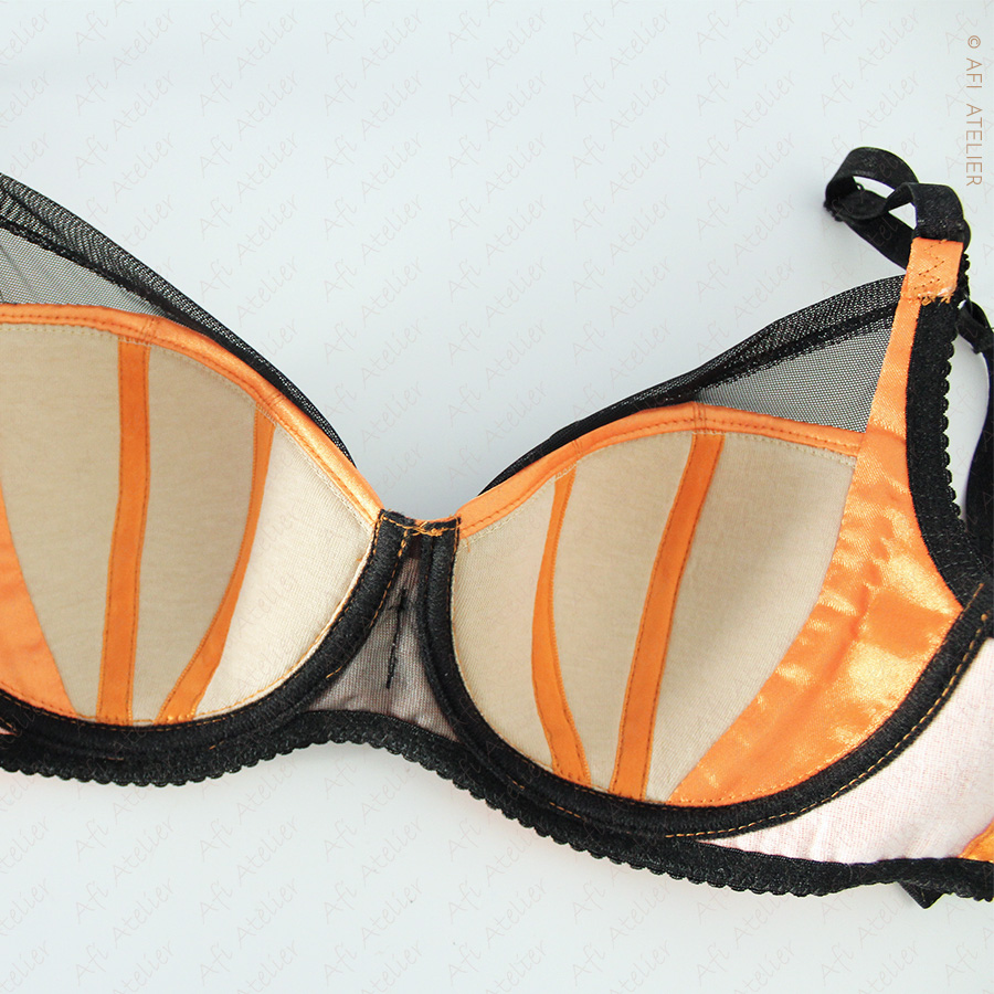 An exquisite Halloween bra