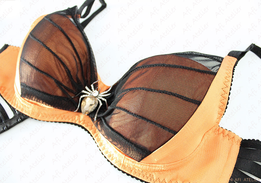 An exquisite Halloween bra