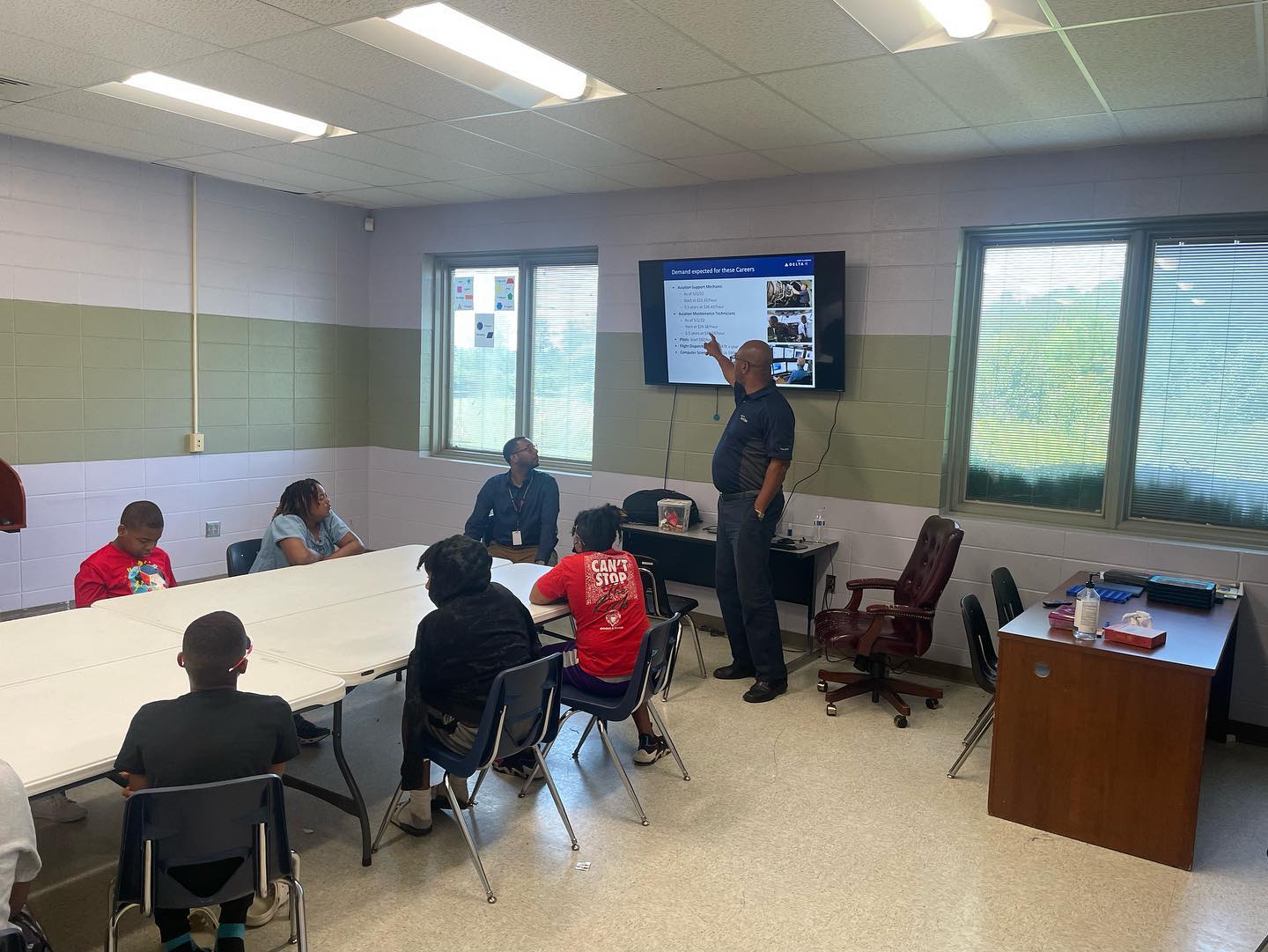 New US Aviation High School Opens 150 Students AFM.aero