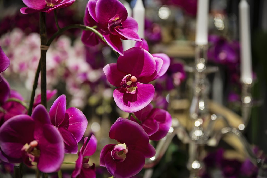 Stylish SIA artificial flowers now in Dubai