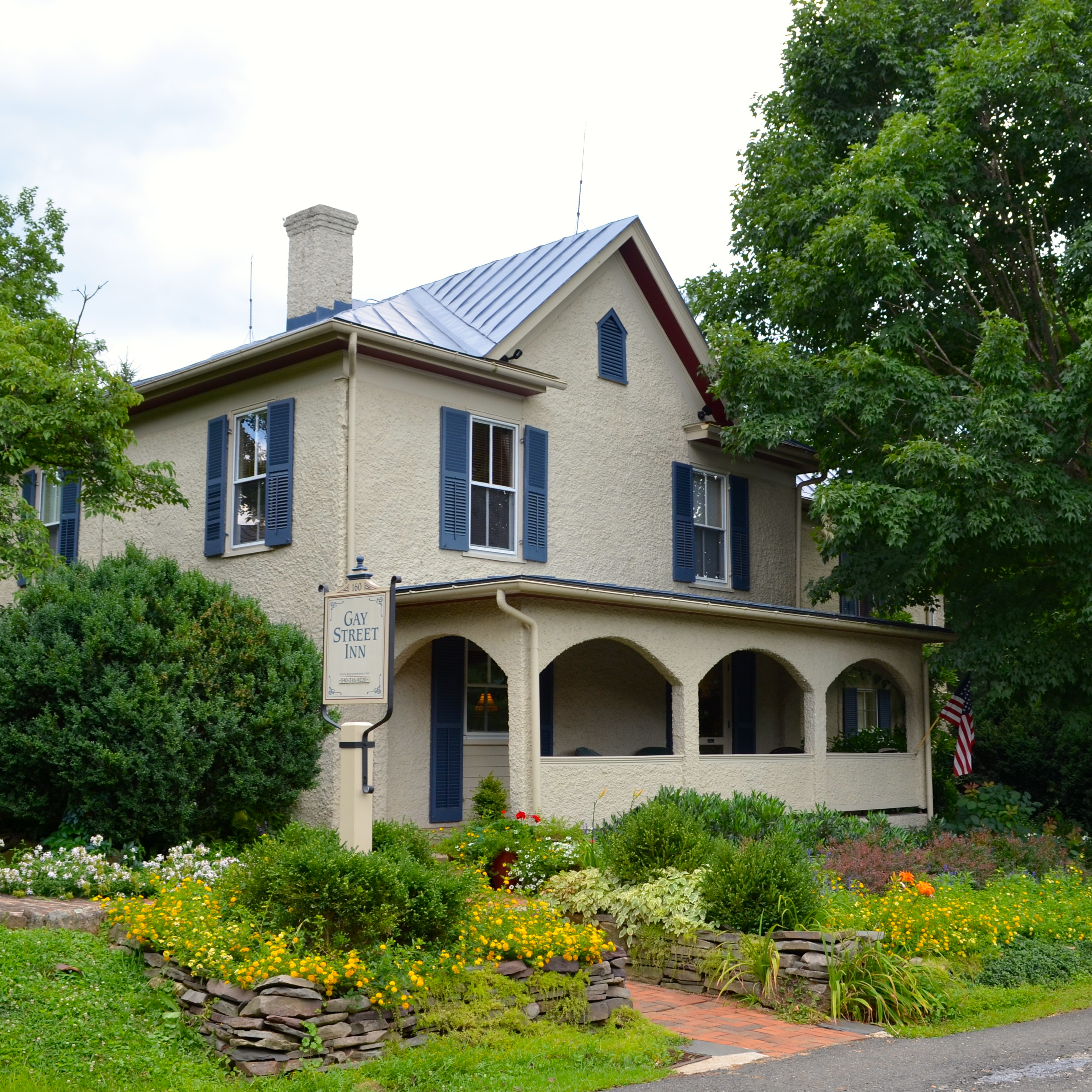 A VISIT TO UBER CHARMING LITTLE WASHINGTON