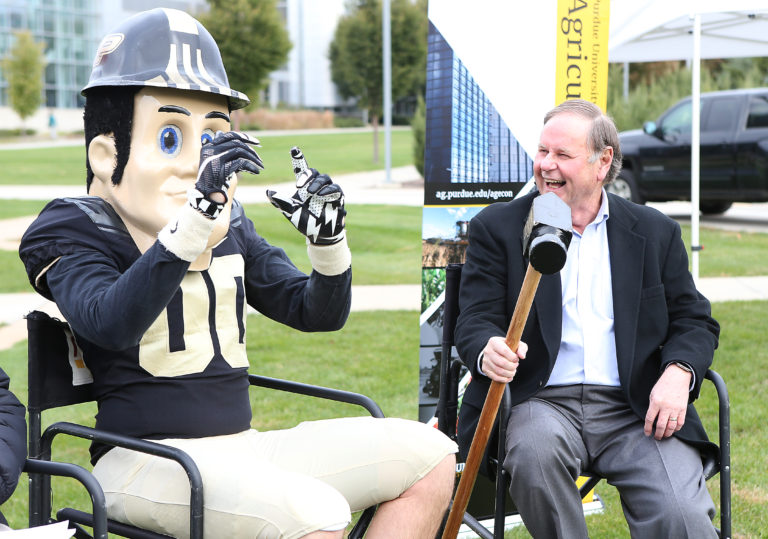 U.S. Farm Report’s College Roadshow Films at Purdue(04)