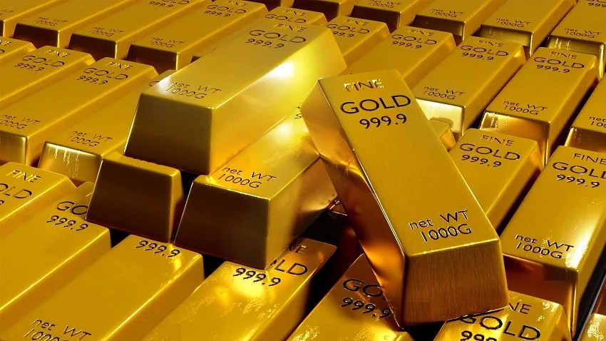 الذهب يحلق عاليًا.. مكاسب قياسية وسط اضطرابات اقتصادية!