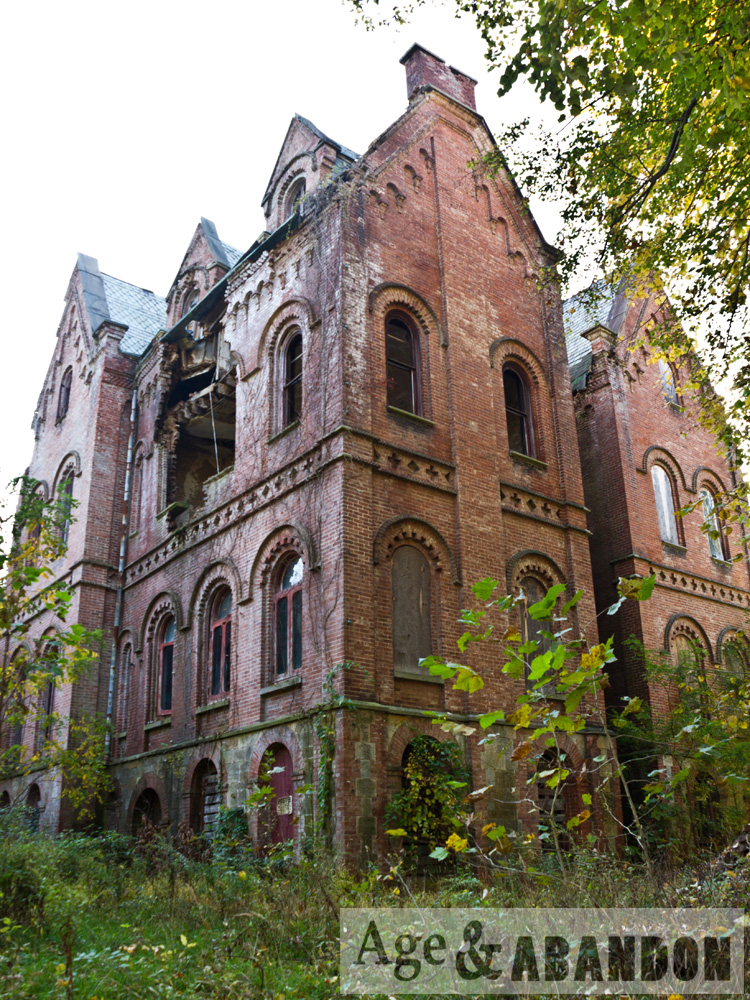 Wyndclyffe Mansion, Rhinebeck, NY Age & Abandon