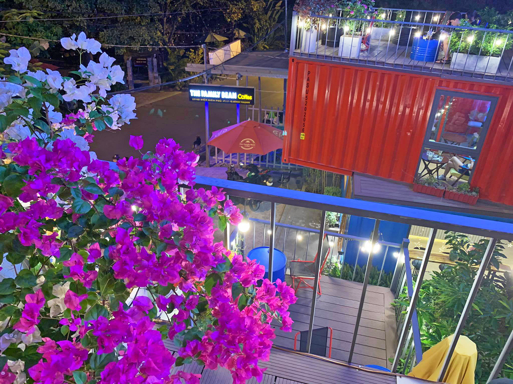 【THE FAMILY BEAN Coffee】カラフルな建物があればそこ！！子供から大人まで楽しめるおしゃれカフェをご紹介 AgeCode