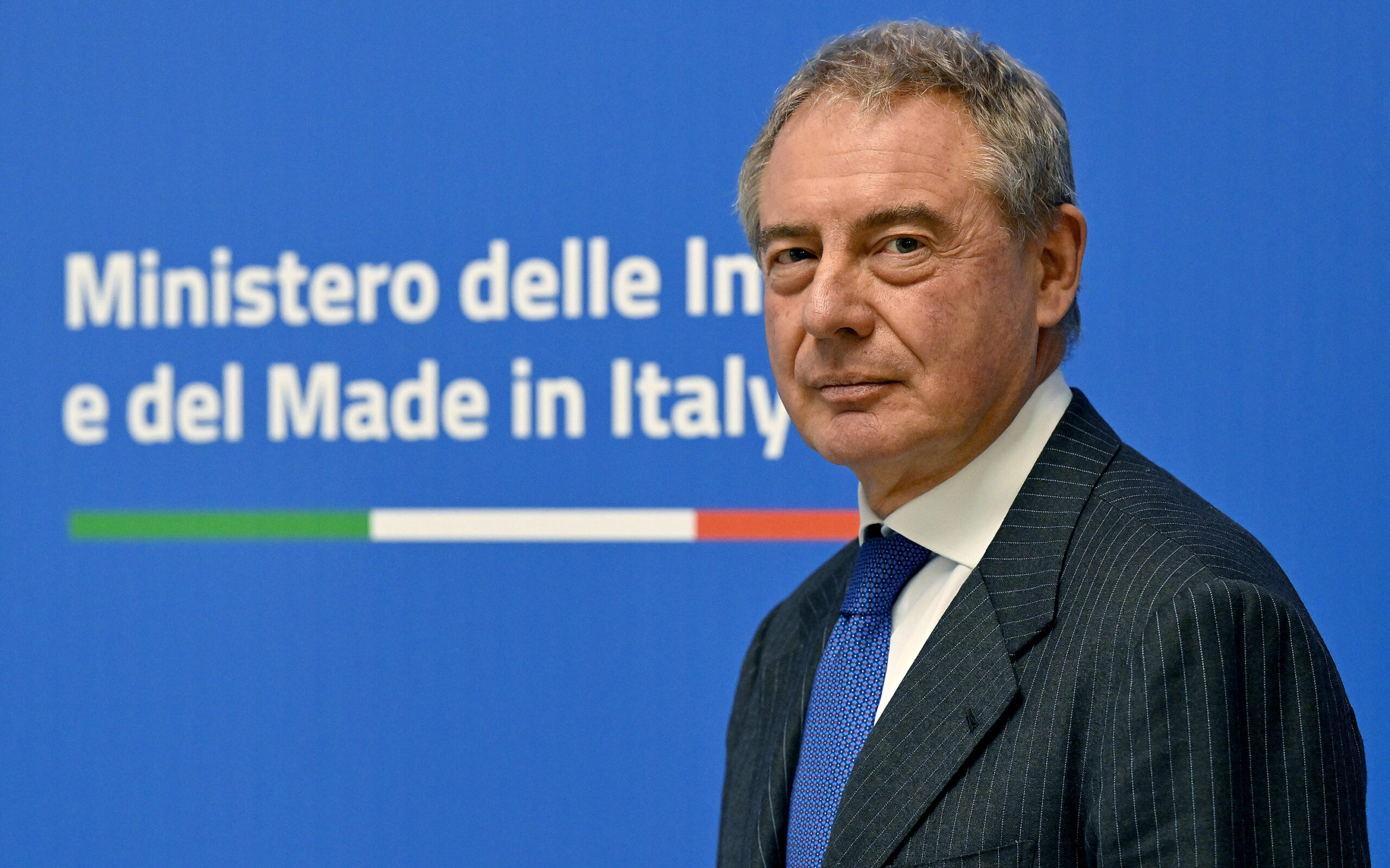 Forum Cernobbio, Urso: dialogo strategico in Europa su situazioni auto. Italia con favore delle imprese del settore