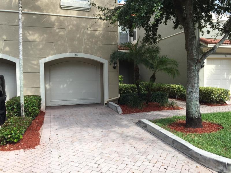 Lease 2100/mo 3 Bedroom Condo in The Legends, Palm Beach Gardens, FL